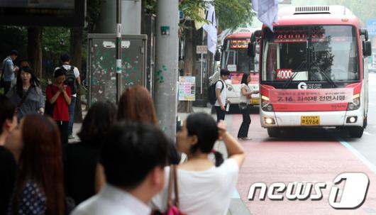 [사진]‘광역버스 입석 승차 금지’ 전면 시행