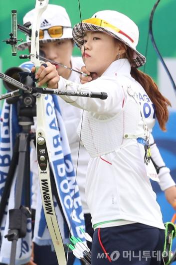 [사진]장혜진, '집중'
