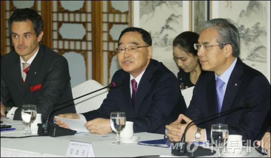 [사진]정홍원 총리, 주한 외국인투자기업 CEO 간담회 주재