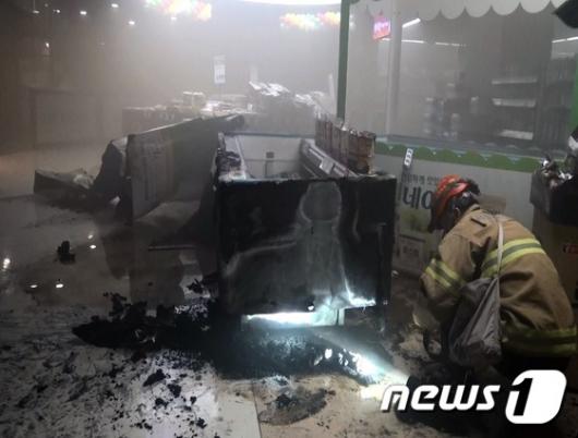 [사진]제2롯데월드 지하 마트서 심야 불