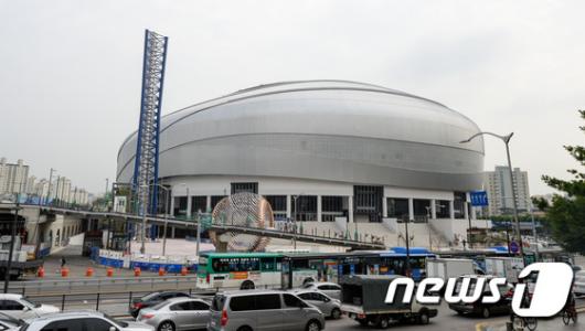 [사진]애물단지 고척돔... 서울의 랜드마크로 변모할까?