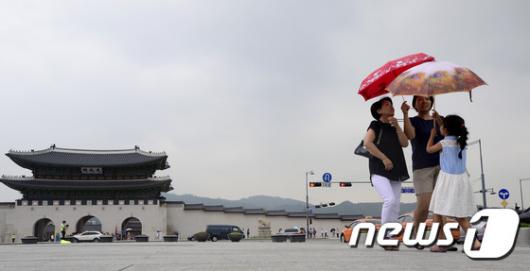 [사진]전국 장마영향 '우산 챙기세요'
