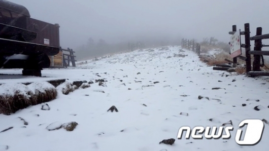 [사진]'설악산에 눈이 왔어요'