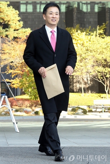 [사진]검찰 찾은 朴 대통령 변호사