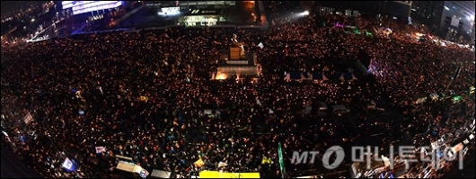 [사진]행진하는 촛불
