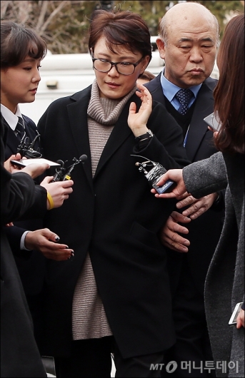 [사진]윤전추 전 청와대 행정관, '탄핵심판 증인 출석'