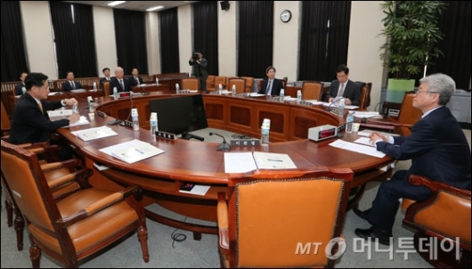 [사진]국회 정보위 개최...헌재사찰 의혹-北 미사일 관련 