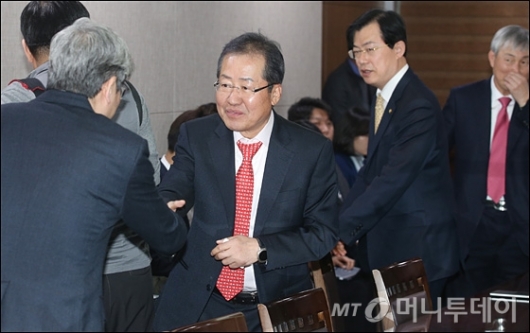 [사진]자유한국당 초선의원 만난 홍준표 지사
