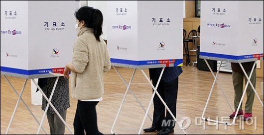 [사진]'19대 대선 투표하는 유권자들'