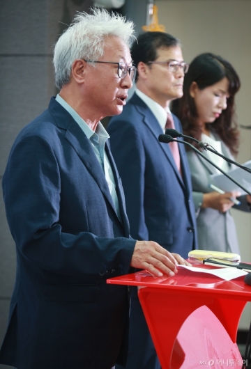 [사진]류석춘, 자유한국당 혁신선언문 발표