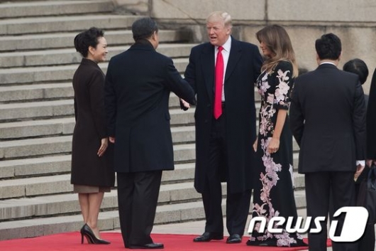 [사진]트럼프와 시진핑 “또 만났네요”