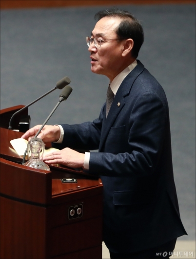 [사진]정유섭, 사회적참사법 반대토론...'잘못된 법안'