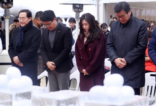 [사진]김연아, 밀양세종병원 참사에 대한 묵념