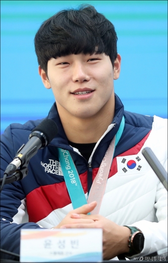 [사진]윤성빈, '금메달 너무 행복해요'