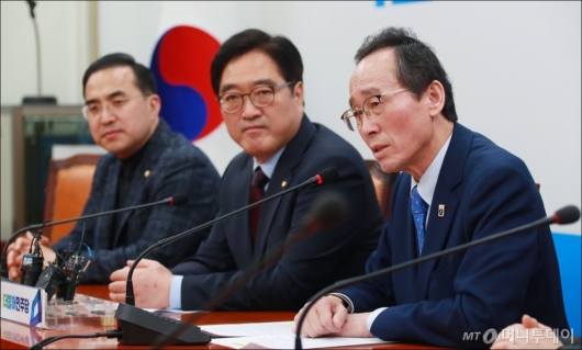 [사진]민주당 찾은 송하진 전북지사