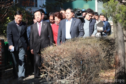 [사진]자유한국당, 재건축 추진 노후아파트 현장방문