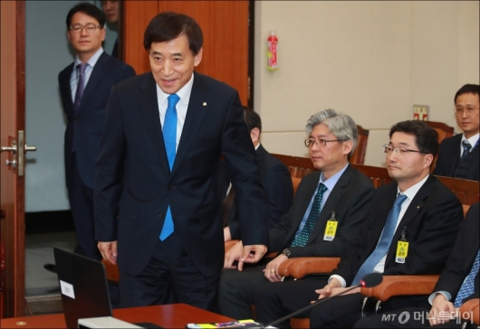 [사진]인사청문회 출석하는 이주열 한은 총재