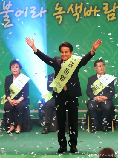 [사진]정동영, 민평당 신임 당대표 선출