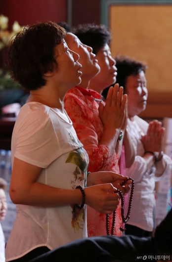 [사진]불자들의 간절한 기도