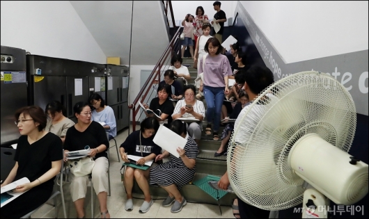 [사진]폭염보다 뜨거운 '대학 입시 열기'