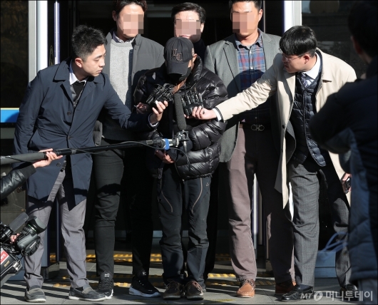 [사진]검찰 송치되는 '등촌동 전처 살해 사건' 피의자