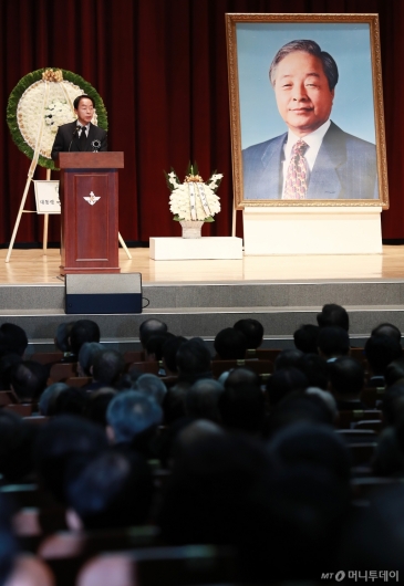 [사진]김영삼 전 대통령 서거 3주기 추모식