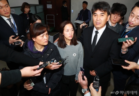 [사진]'김용균법' 여·야 협상 난항...통과 호소하는 유가족