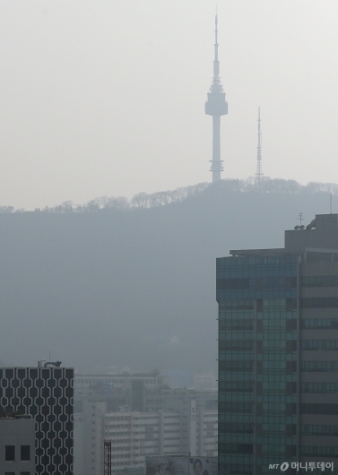 [사진]'최악 미세먼지' 희미한 남산타워