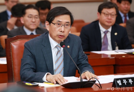 [사진]김학의 사건 관련 답변하는 박상기 법무장관