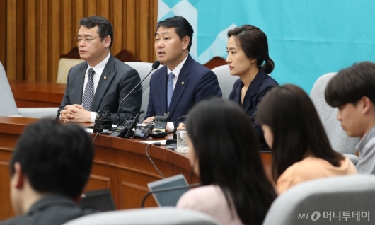 [사진]바른미래당, 선거제·공수처 패스트트랙 합의안 추인 