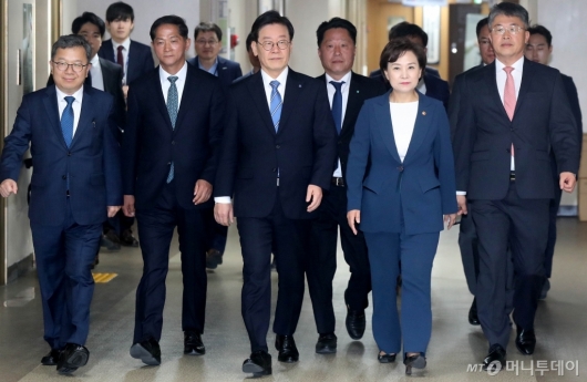 [사진]3기 신도시 발표 나선 김현미 장관