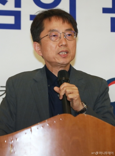 [사진]공청회 참석한 박준식 최저임금위원장