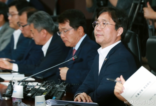 [사진]성윤모 장관, 수출상황 점검회의 참석