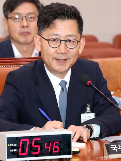 [사진]청문회 답변하는 김현수 후보자