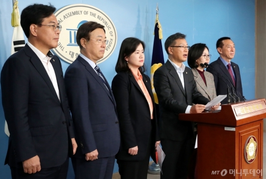 [사진]한국당 초선 의원들 기자회견