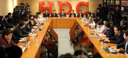[사진]정몽규 HDC 회장 '아시아나항공 인수 관련 기자회견'