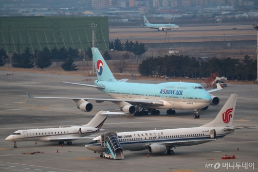 [사진]김포공항 도착한 우한 전세기