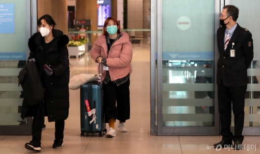 [사진]입국하는 중국발 탑승객들