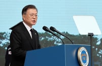 백신접종 '순항'…文대통령 지지율, 40%대로