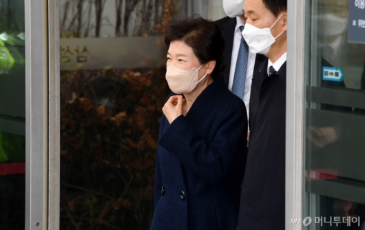 [사진]병원 나서는 박근혜 전 대통령