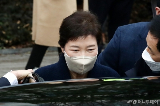 [사진]박근혜 전 대통령 퇴원