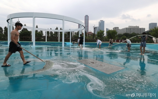[사진]3년만에 재개장 앞둔 한강 수영장