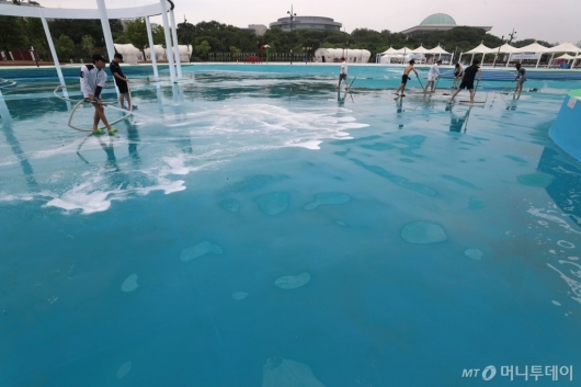 [사진]개장 하루 앞둔 한강 수영장