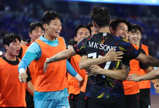 소림축구도, 5만 홈팬도 실력으로 압도했다…한국, 中에 2-0 승리