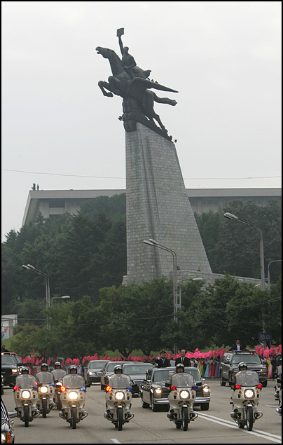 [사진]평양시 카퍼레이드 하는 노무현 대통령