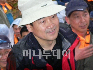 鄭, 북한산 등반 "가족행복시대" 역설