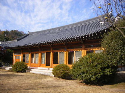 ▲ 삼성 창업주 이병철 회장 생가 맞은편에 있는 별가. 이 회장은 결혼 후 대구로 이사하기 전까지 이곳에서 살았다. 이건희 삼성 회장은 부친과 함께 한차례 방문한 적이 있다.