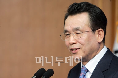 한승수 "저는 골프회원권 없습니다"