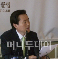 김효석, 외신회견 "재협상 美 손해 아니다"
