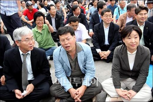 [사진]김용철 변호사, '비상 시국미사 참석'